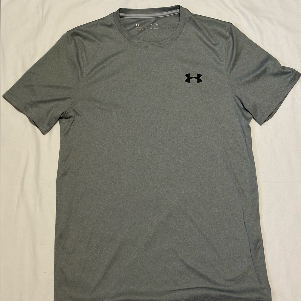 Under Armour, gray, loose fit, workout shirt